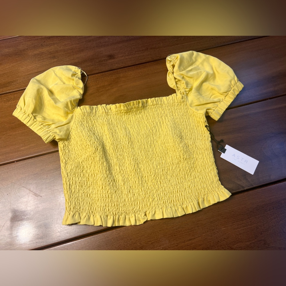 ASTR The Label Yellow Smocked Puff‎ Sleeve Crop Top Lemon Linen Blend Size Large